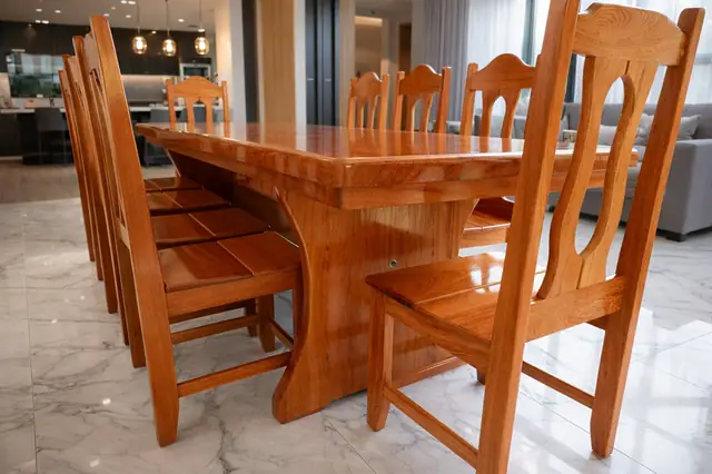 Mesa rústica para churrasco de Angelim 2,50 m com 8 cadeiras