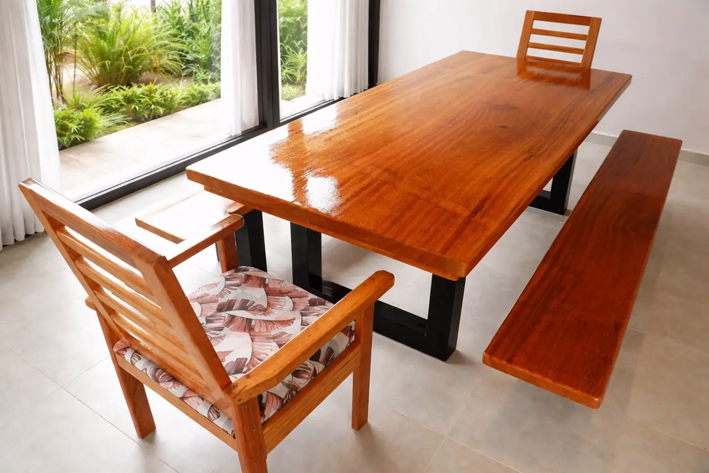Mesa rústica de Angelim 2,50 m com 2 bancos com encosto e 2 cadeiras, foto 4