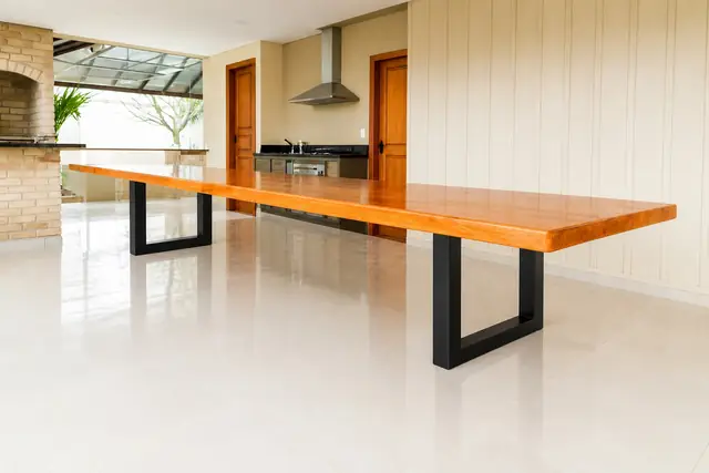 Mesa rústica de Garapeira Medida Tampo(500cm x 88cm x 6cm) com 02 Pés da Mesa em Metalom 100mm x 100mm Preto Industrial