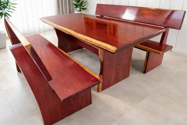 Mesa de jantar rústica de Roxinho 2,00 m com 2 bancos com encosto
