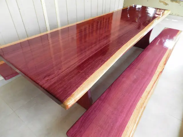 Mesa rústica de Roxinho 3,50 m com 2 bancos