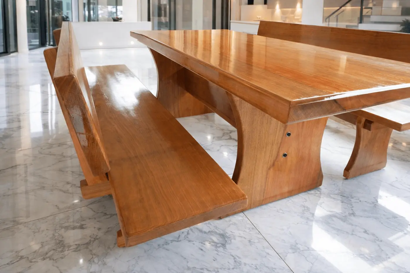 Mesa de jantar rústica de Tauari 2,50 m com 2 bancos com encosto, foto 7